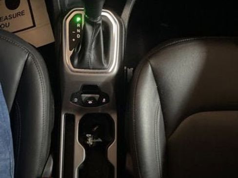 Used 2021 Jeep Renegade Limited AWD/4WD image 24