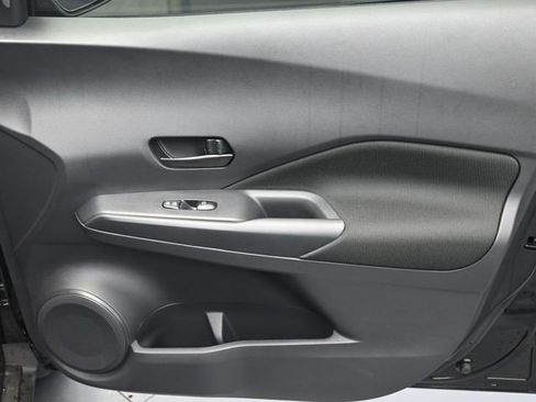 Used 2025 Nissan Kicks Play S image 33