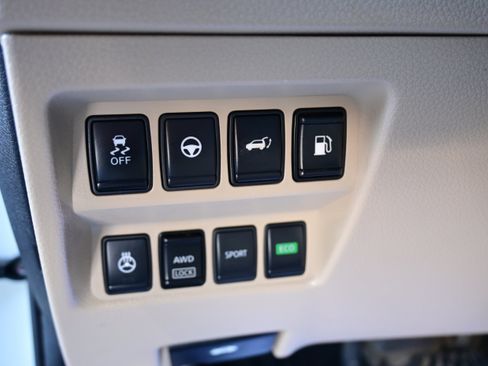 Used 2018 Nissan Rogue SL w/ Premium Package image 23