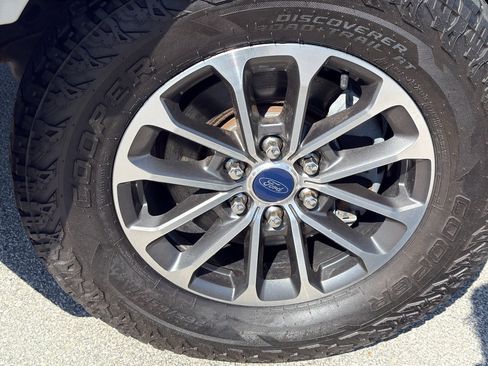 Used 2018 Ford F150 XLT w/ Equipment Group 302A Luxury AWD/4WD image 10