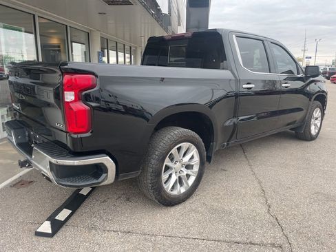 Used 2020 Chevrolet Silverado 1500 LTZ AWD/4WD image 3