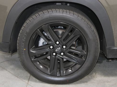 Used 2024 Chevrolet Trax ACTIV w/ Sunroof Package FWD image 17
