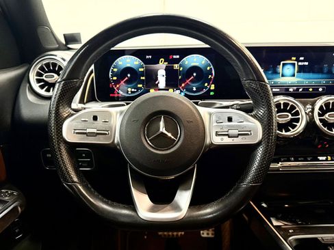 Used 2021 Mercedes-Benz GLB 250 image 21