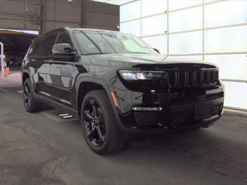 Used 2023 Jeep Grand Cherokee L Limited w/ Black Appearance Package image 2