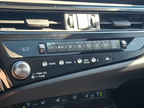 Used 2024 Lexus ES 350 F Sport w/ Technology Package FWD image 17