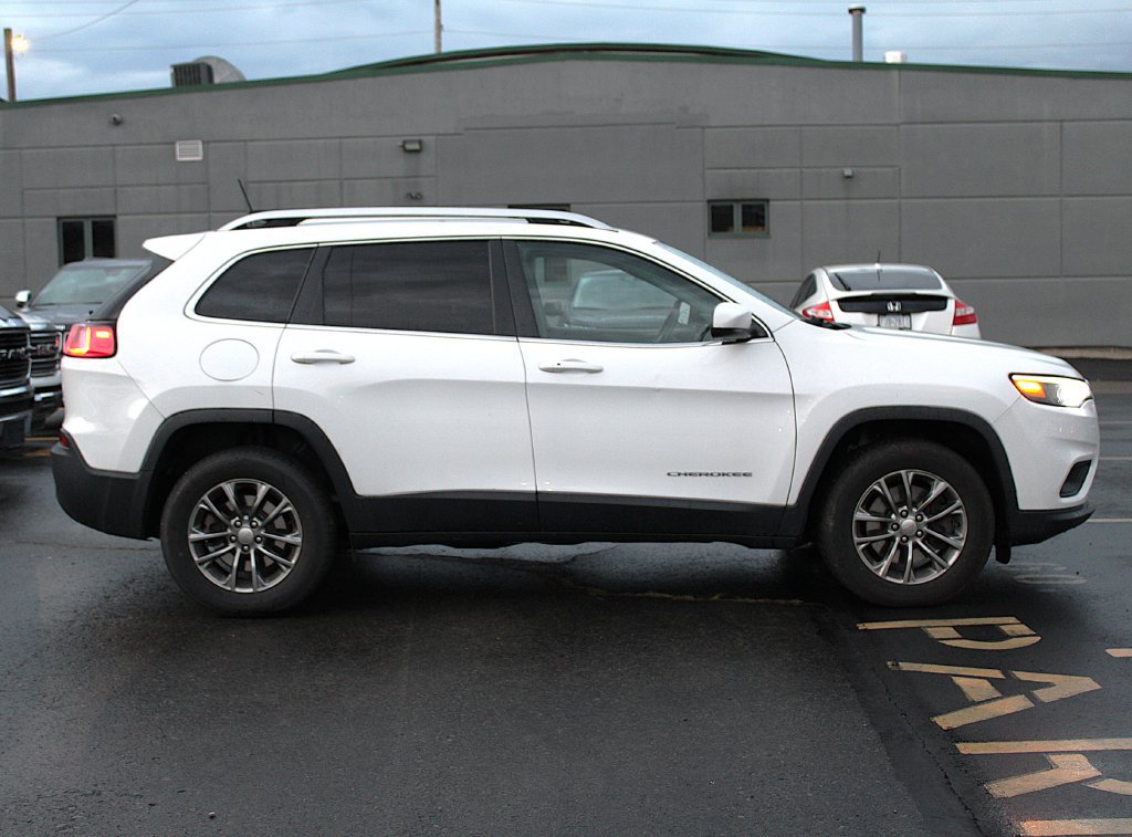 Certified 2020 Jeep Cherokee Latitude Plus w/ Cold Weather Group AWD/4WD image 3
