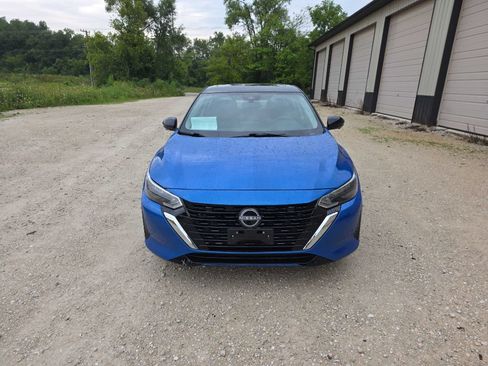 Used 2024 Nissan Sentra SR w/ SR Premium Package FWD image 3