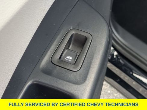 Used 2025 Volkswagen Taos SE AWD/4WD image 37
