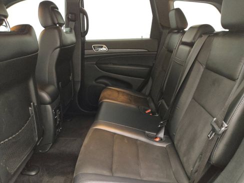 Used 2019 Jeep Grand Cherokee Altitude image 18