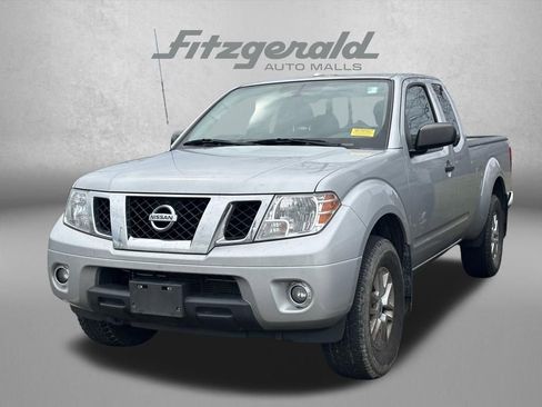Used 2018 Nissan Frontier SV image 3