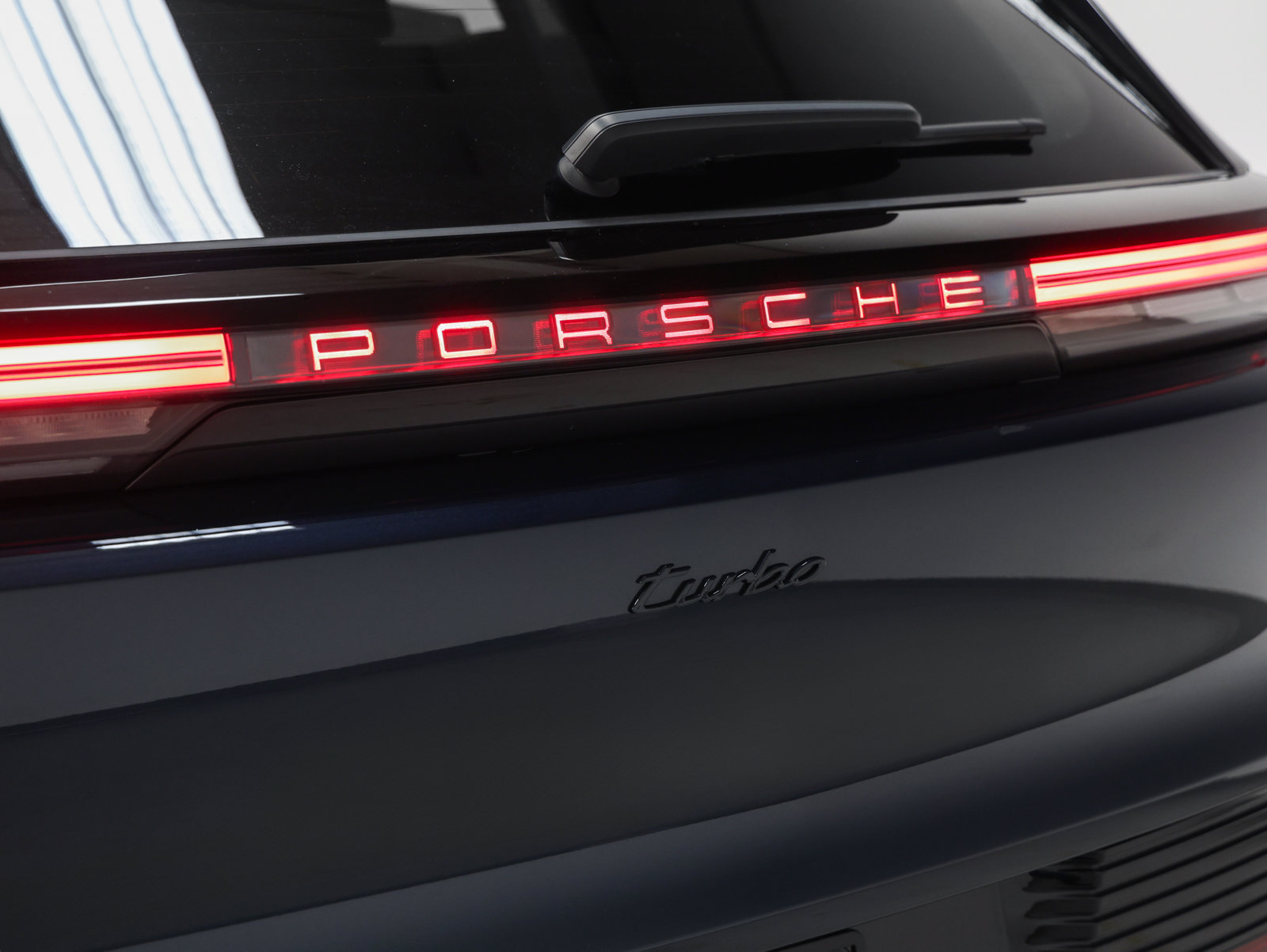 Certified 2026 Porsche Cayenne Turbo AWD/4WD image 21