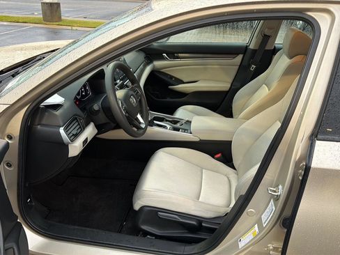 Used 2019 Honda Accord LX image 10