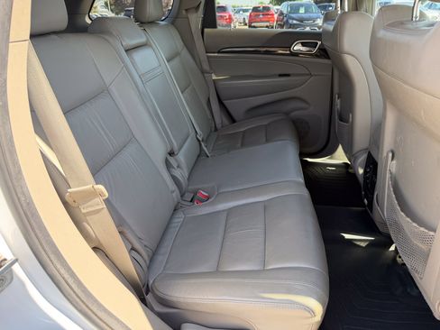 Used 2013 Jeep Grand Cherokee Laredo AWD/4WD image 8