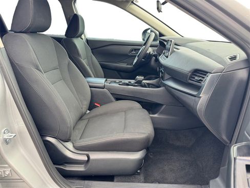 Used 2024 Nissan Rogue S image 15