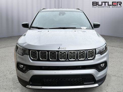 Used 2025 Jeep Compass Limited AWD/4WD image 9