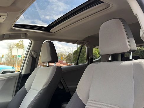 Used 2013 Toyota RAV4 XLE image 29