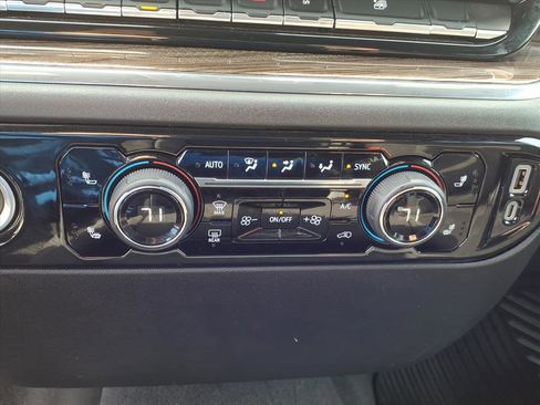 Used 2024 Chevrolet Silverado 1500 LT image 8