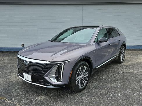 New 2025 Cadillac Lyriq Luxury image 1