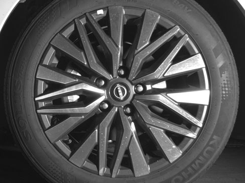 Used 2025 Nissan Altima 2.5 SV FWD image 12