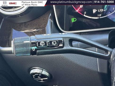 Used 2024 Mercedes-Benz GLC 300 4MATIC image 32