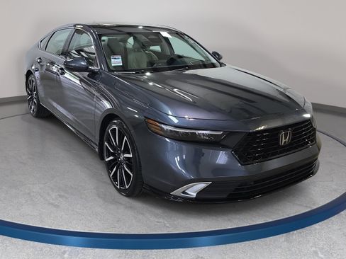 Certified 2025 Honda Accord Touring image 4