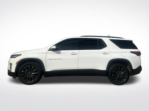 Used 2022 Chevrolet Traverse RS FWD image 2