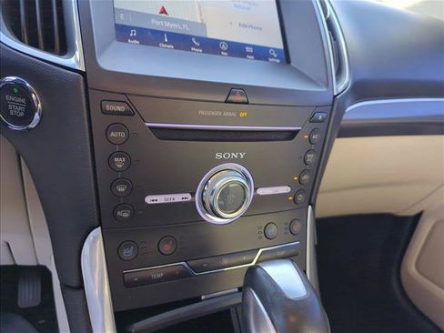 Used 2017 Ford Edge Titanium w/ Equipment Group 301A FWD image 19