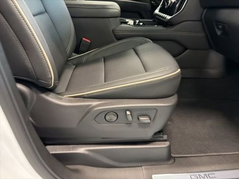 Used 2026 GMC Yukon Elevation AWD/4WD image 18