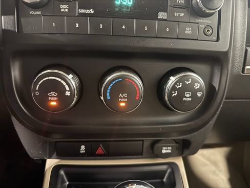 Used 2016 Jeep Patriot Sport FWD image 27