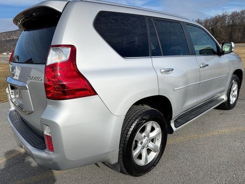 Used 2010 Lexus GX 460 image 16