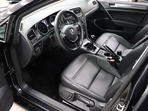 Used 2021 Volkswagen Golf 4-Door FWD image 10