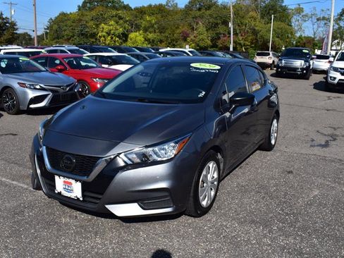 Used 2020 Nissan Versa S image 4