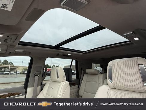 Used 2023 Cadillac Escalade Premium Luxury Platinum AWD/4WD image 33