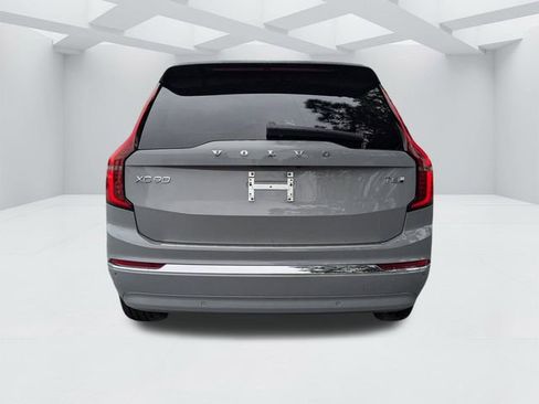 New 2025 Volvo XC90 T8 Plus w/ Protection Package Premier AWD/4WD image 5