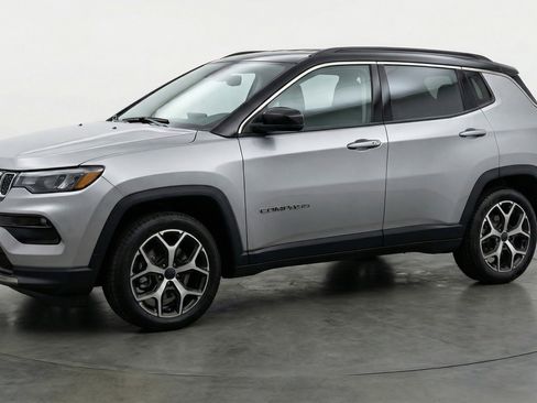 Used 2025 Jeep Compass Limited image 3
