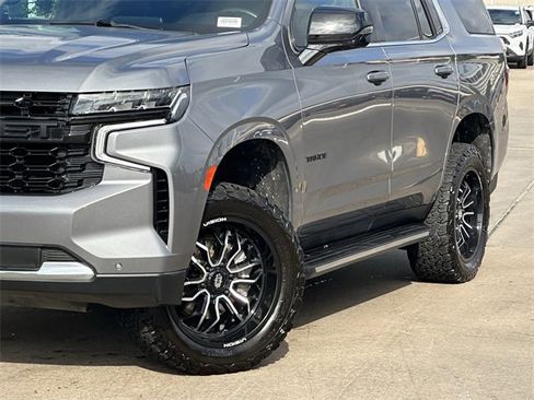 Used 2022 Chevrolet Tahoe LT w/ Luxury Package image 3