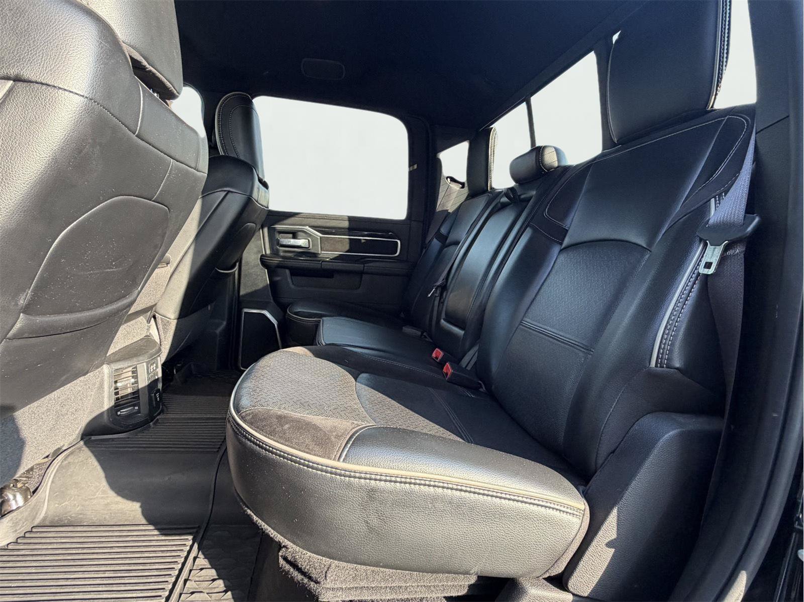 Used 2021 RAM 3500 Laramie AWD/4WD image 16