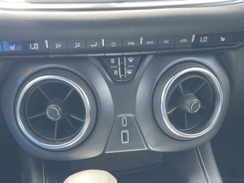 Used 2025 Chevrolet Blazer LT AWD/4WD image 27