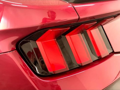 Certified 2025 Ford Mustang Premium image 22