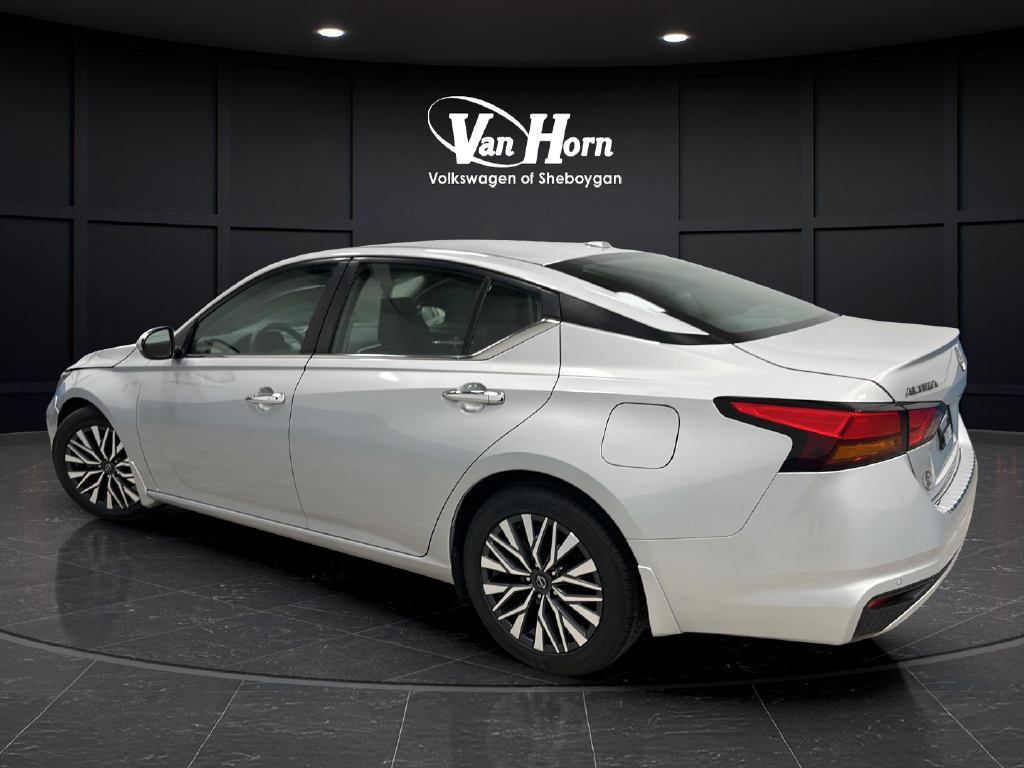 Used 2023 Nissan Altima 2.5 SV FWD image 5