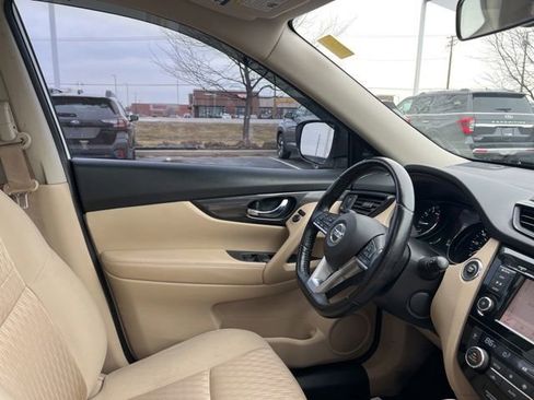 Used 2020 Nissan Rogue SV w/ Sun & Sound Touring Package image 38