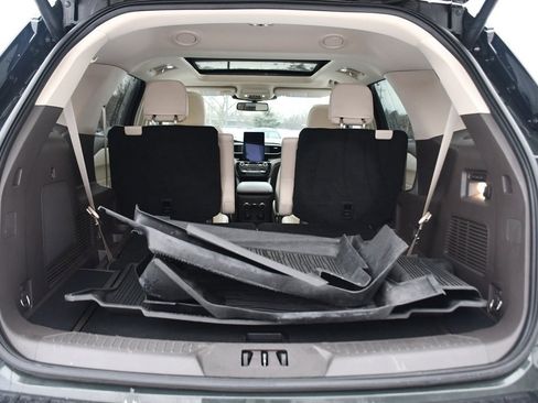 Used 2023 Ford Explorer Platinum w/ Technology Package image 19