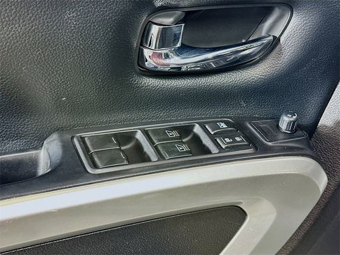 Used 2016 Nissan Titan PRO-4X image 19