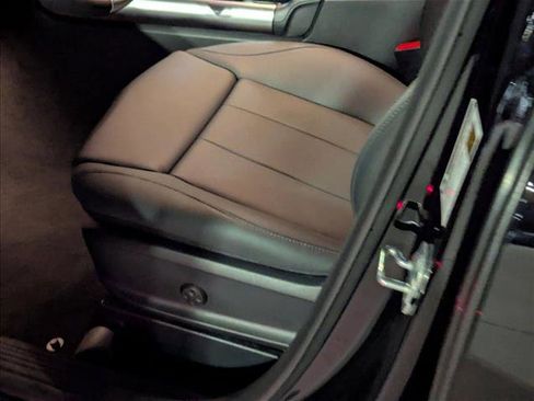 Used 2025 Mercedes-Benz GLA 250 image 4