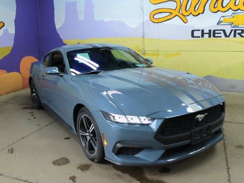 Used 2024 Ford Mustang Coupe RWD image 4
