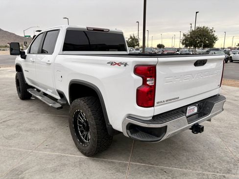 Used 2022 Chevrolet Silverado 2500 LT w/ Convenience Package image 3