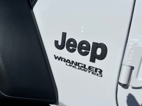 Used 2021 Jeep Wrangler Unlimited Sport image 15