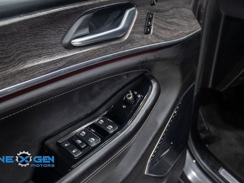 Used 2021 Jeep Grand Cherokee L Overland w/ Luxury Tech Group IV AWD/4WD image 11