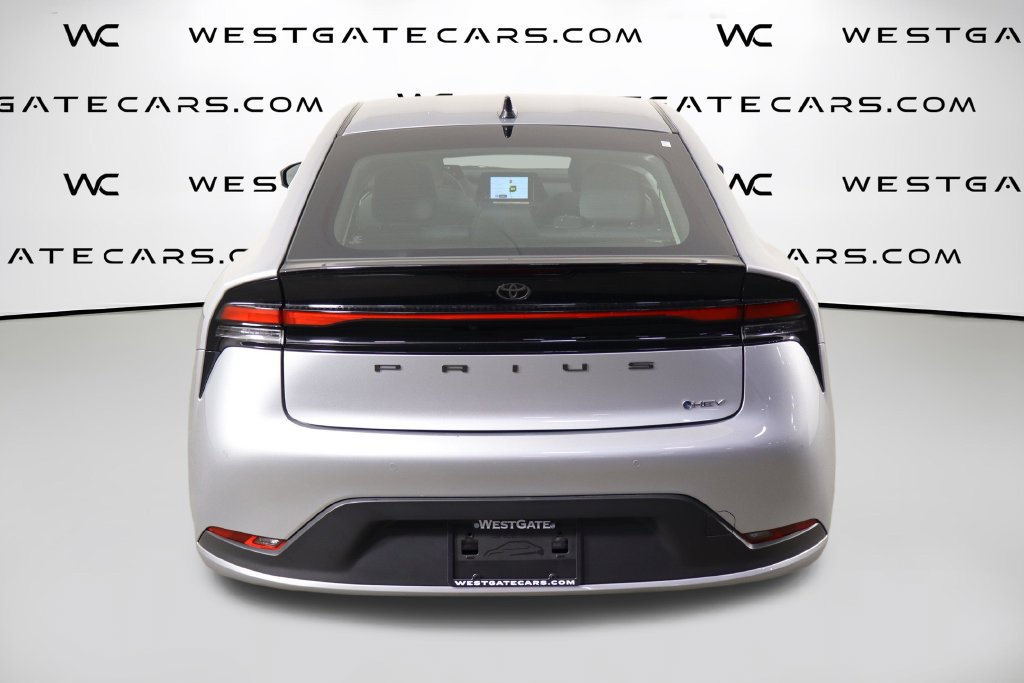 Used 2026 Toyota Prius LE FWD image 4
