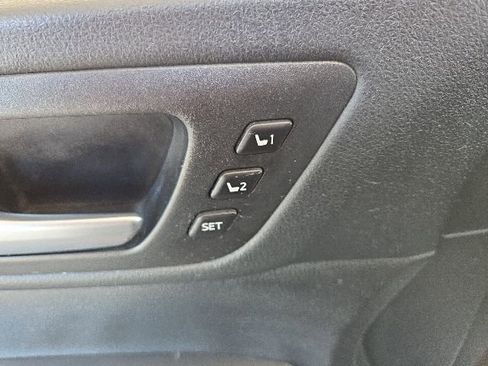 Used 2017 Toyota Highlander Limited AWD/4WD image 14